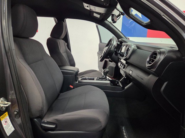 Used 2016 Toyota Tacoma TRD Sport image 69