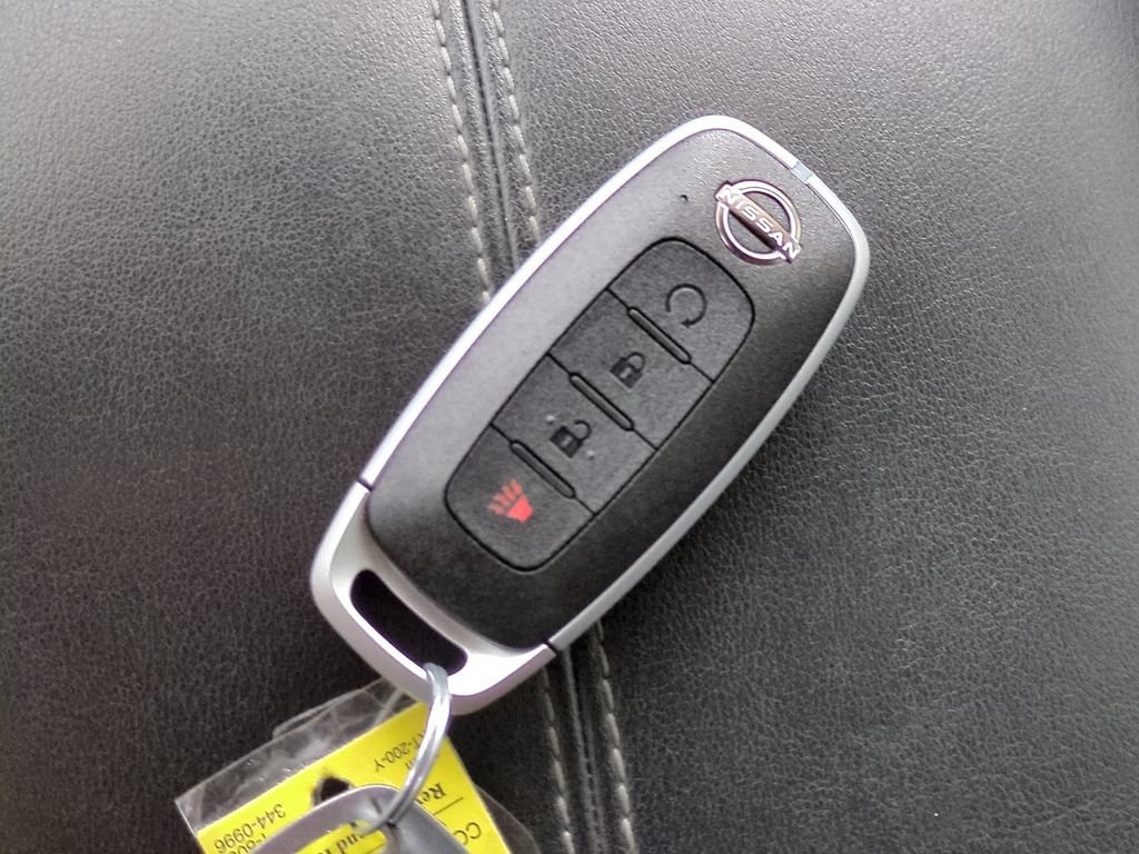 Certified 2024 Nissan Pathfinder SV FWD image 9
