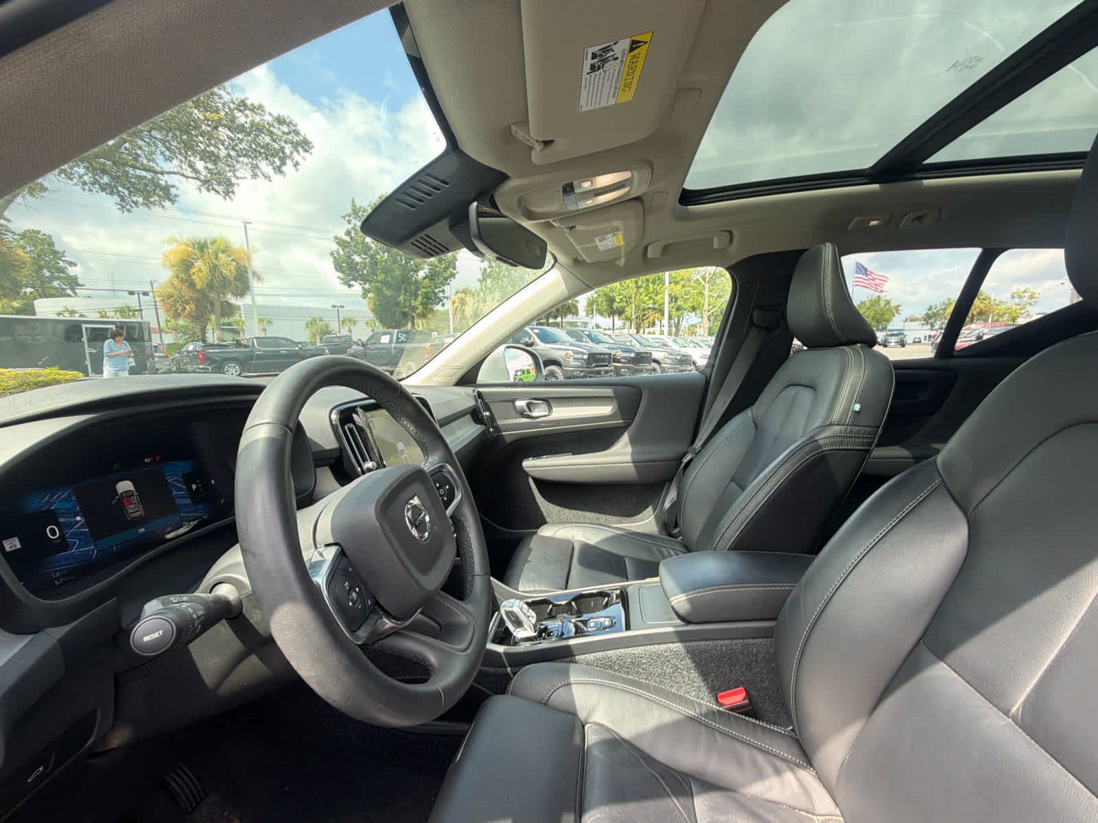 Certified 2023 Volvo XC40 B4 Plus w/ Driver Assist Package FWD image 44
