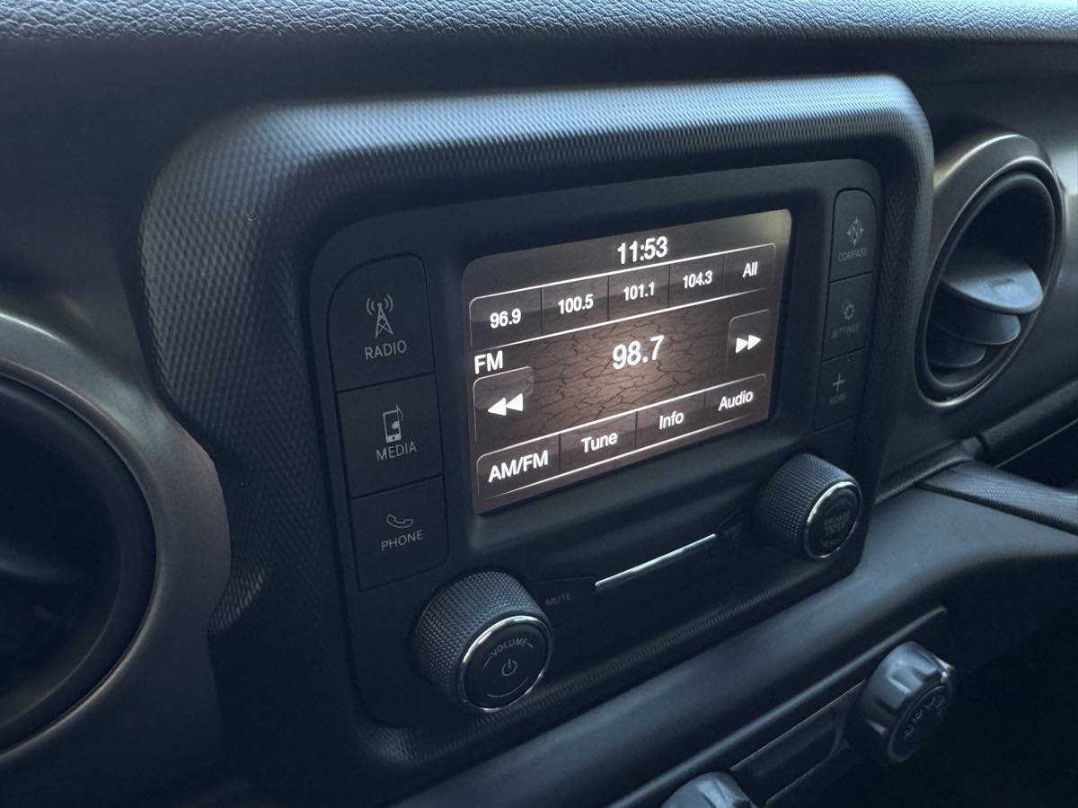 Used 2021 Jeep Wrangler Unlimited Sport AWD/4WD image 25