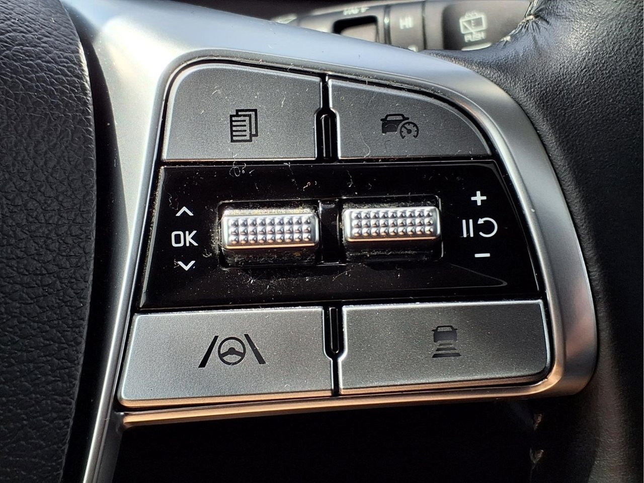Used 2025 Kia Telluride S AWD/4WD image 22