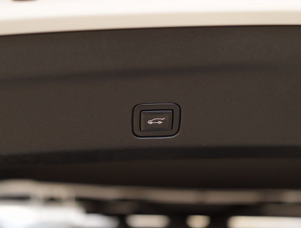 Used 2023 Chevrolet Tahoe LT w/ Luxury Package image 34