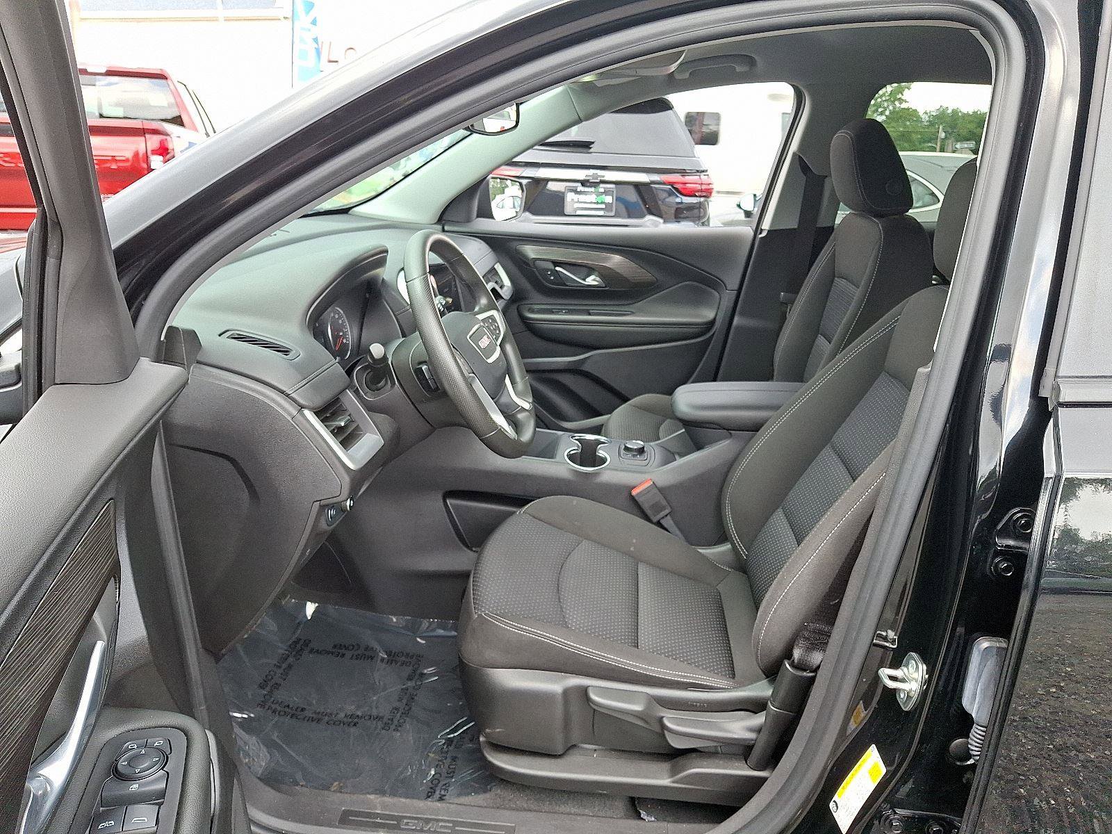 Used 2024 GMC Terrain SLE image 15