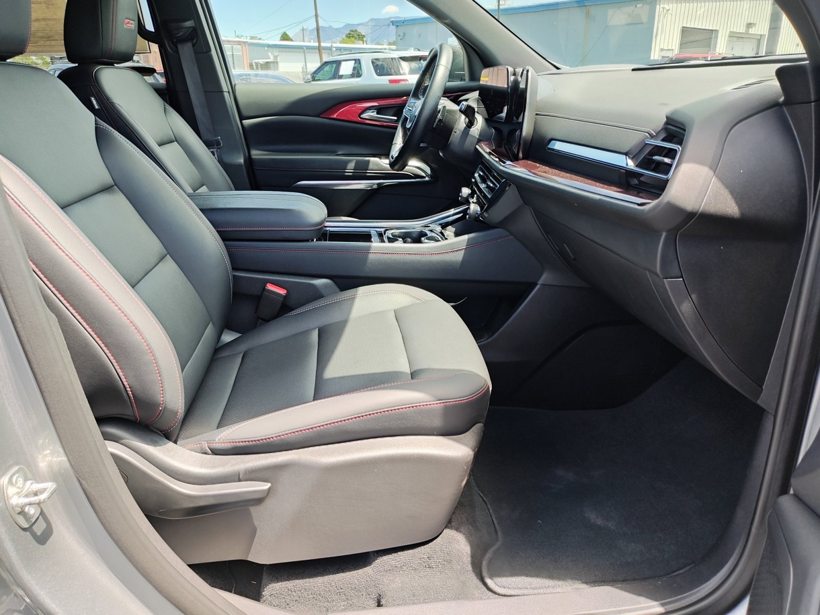Certified 2025 Chevrolet Traverse Z71 w/ Driver Confidence Package AWD/4WD image 29