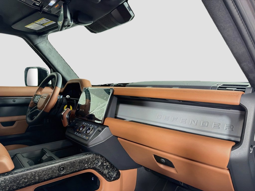 New 2026 Land Rover Defender 110 OCTA AWD/4WD image 31