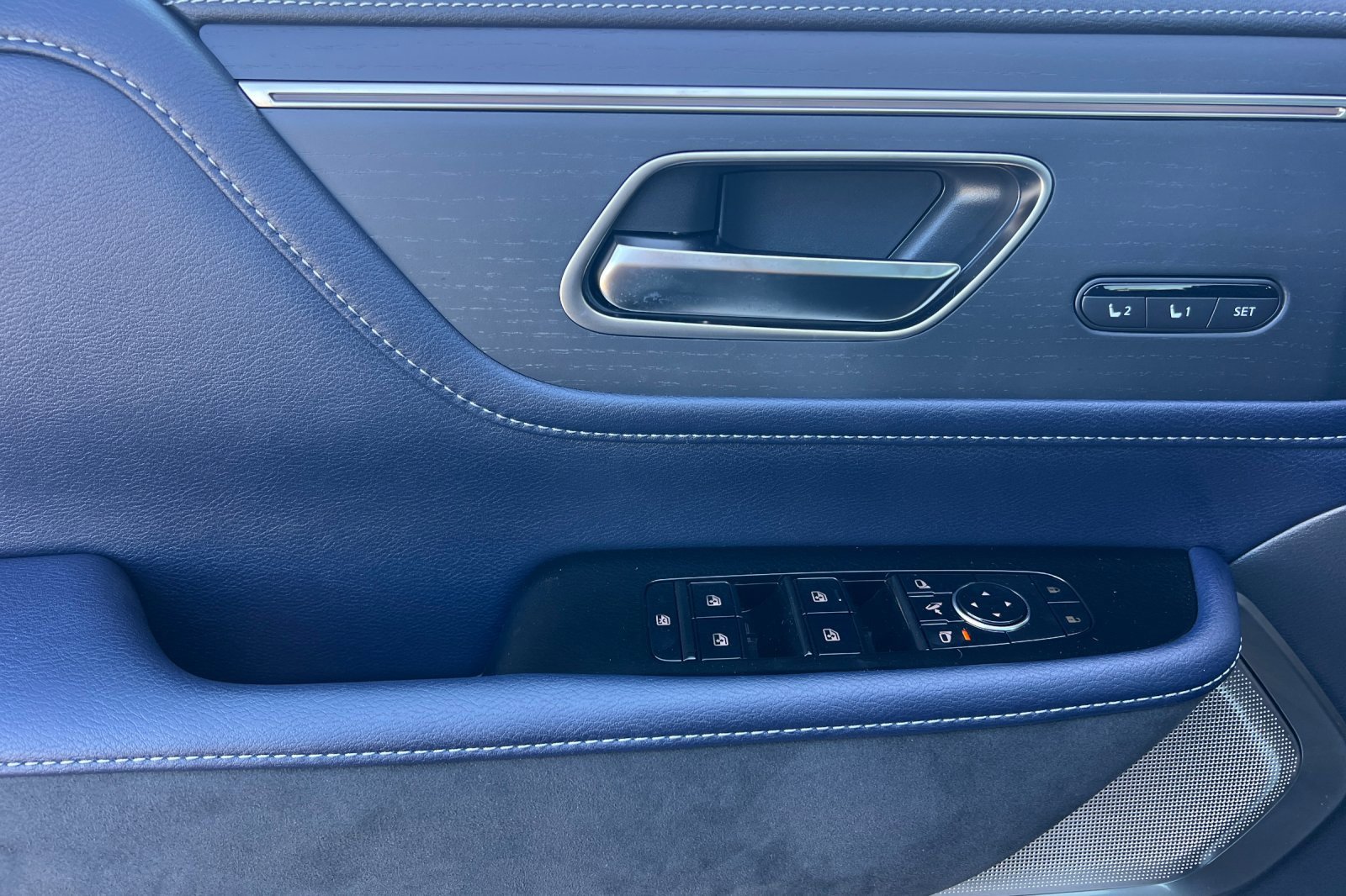 New 2026 INFINITI QX80 4WD image 10