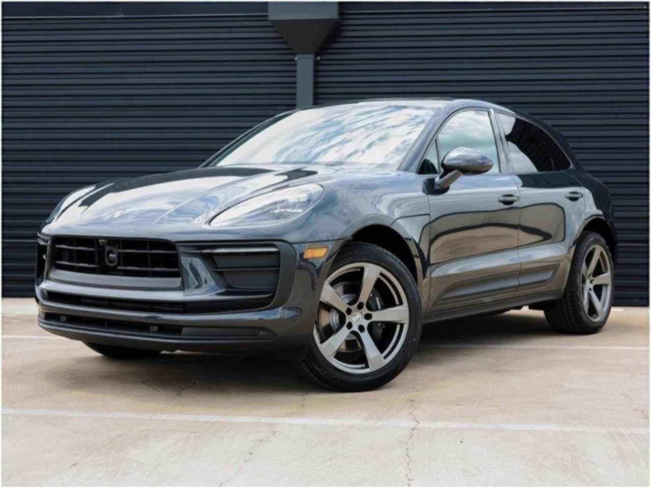 Certified 2025 Porsche Macan AWD/4WD image 1