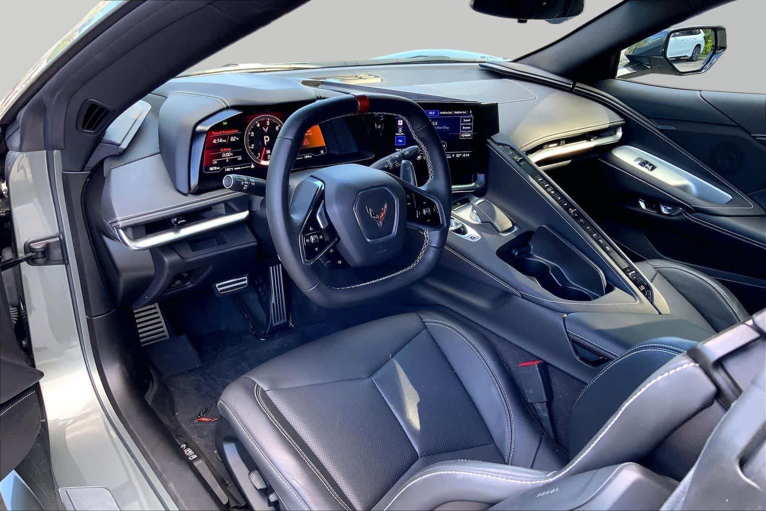 Used 2022 Chevrolet Corvette Stingray Coupe w/ 1LT RWD image 17