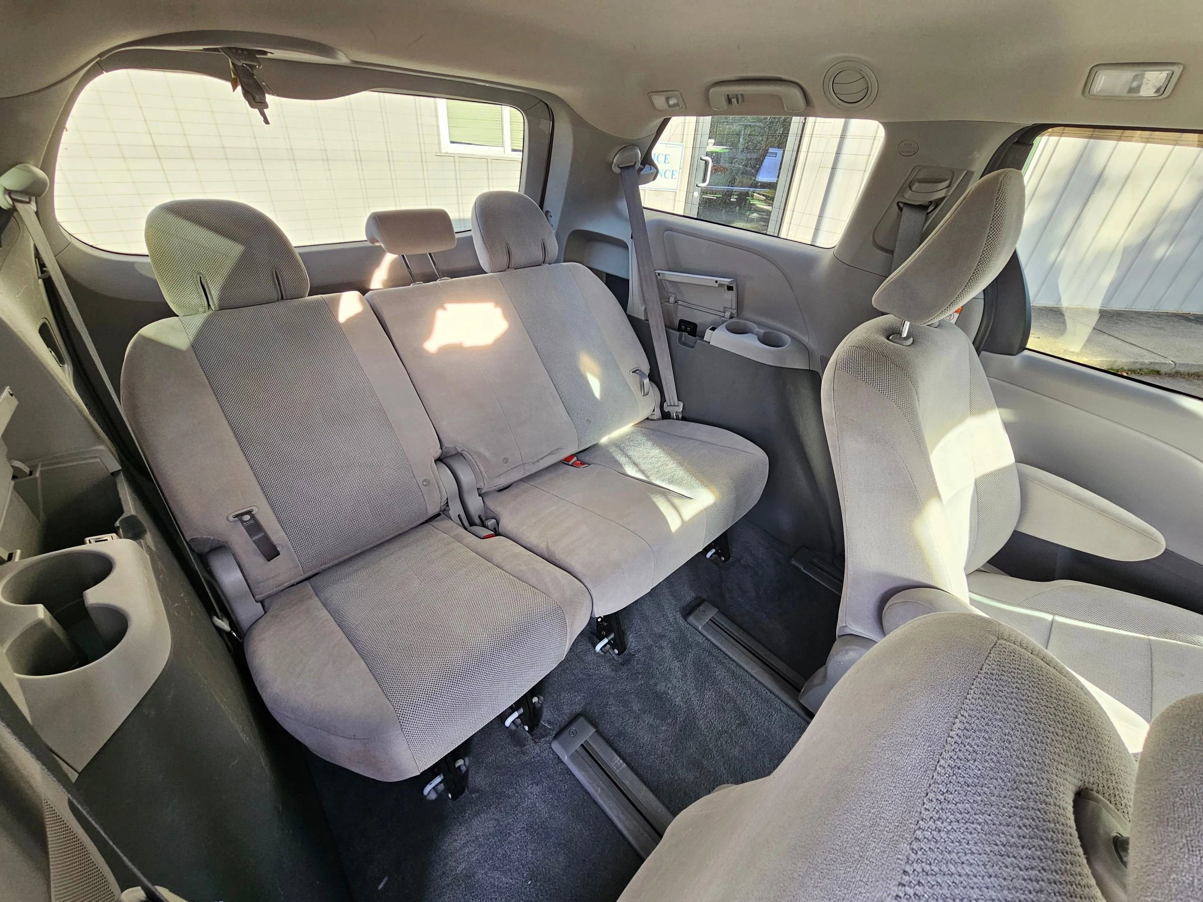 Used 2020 Toyota Sienna L image 14