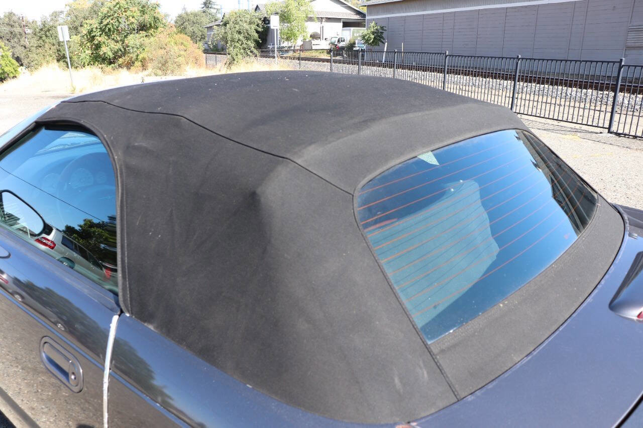 Used 2003 Ford Thunderbird image 48