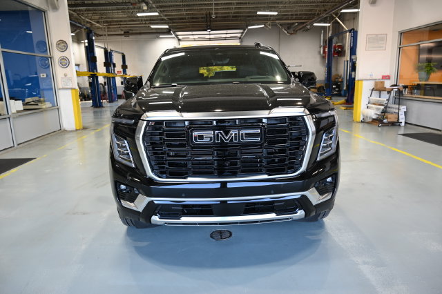New 2026 GMC Yukon XL Denali w/ Denali Reserve Package AWD/4WD image 2