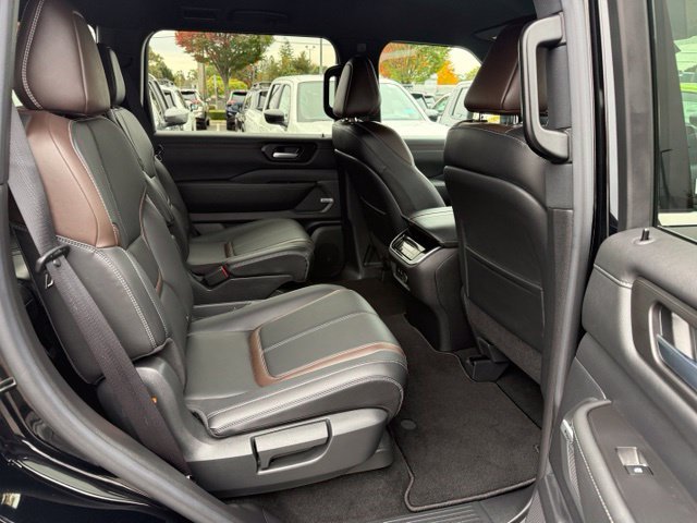 Certified 2025 Nissan Armada SL w/ Captain's Chari Seat Package AWD/4WD image 30