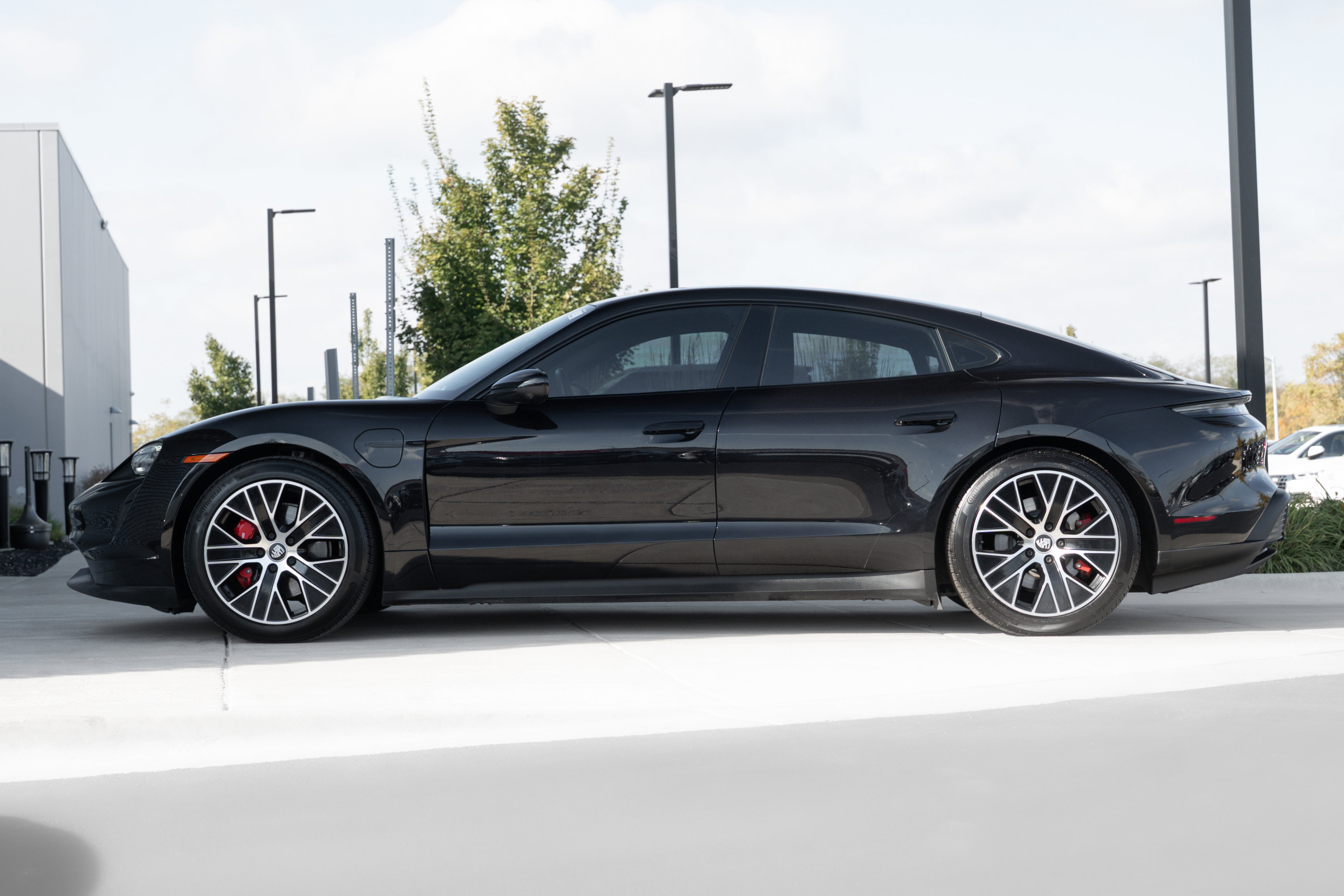 Used 2021 Porsche Taycan 4S image 6