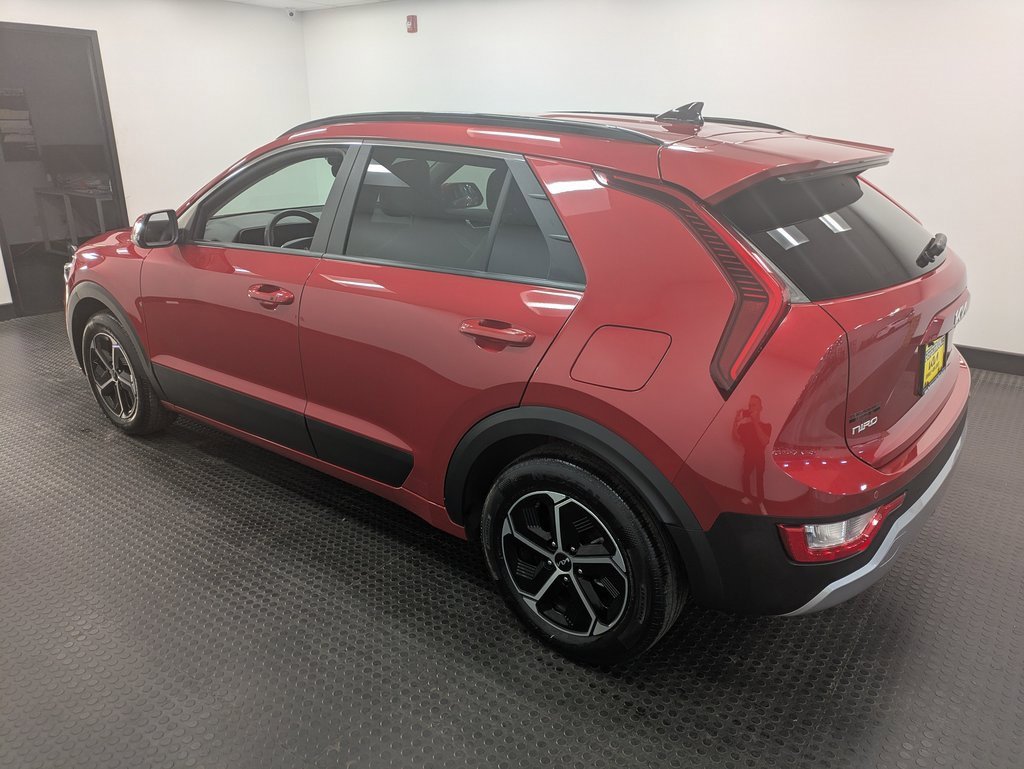 Certified 2024 Kia Niro EX image 6