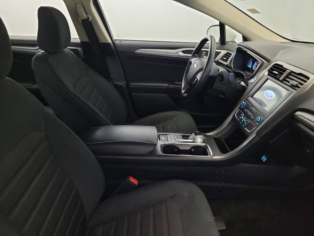 Used 2020 Ford Fusion SE FWD image 21