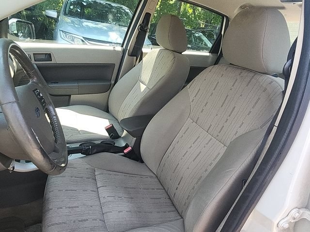 Used 2011 Ford Focus SE w/ 201A Rapid Spec Order Code FWD image 11