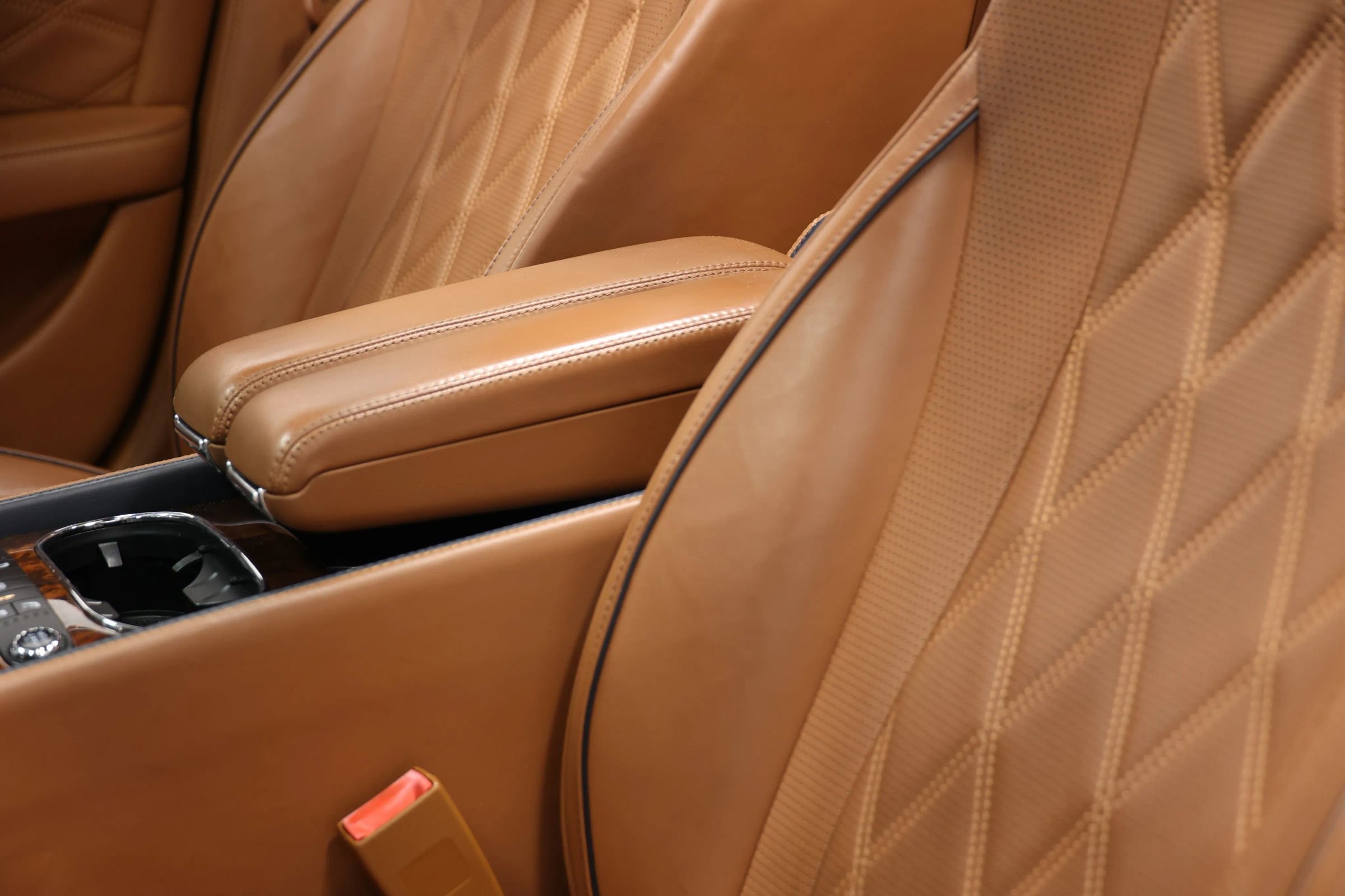 Used 2014 Bentley Flying Spur W12 image 18