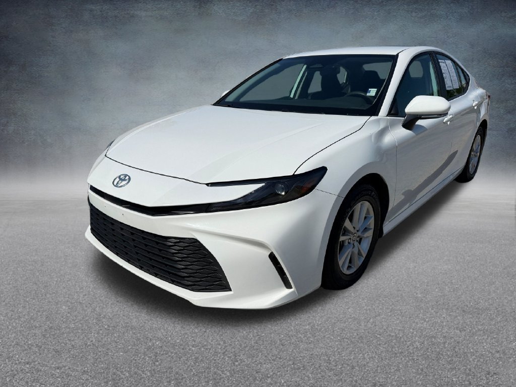 Used 2025 Toyota Camry LE FWD image 9