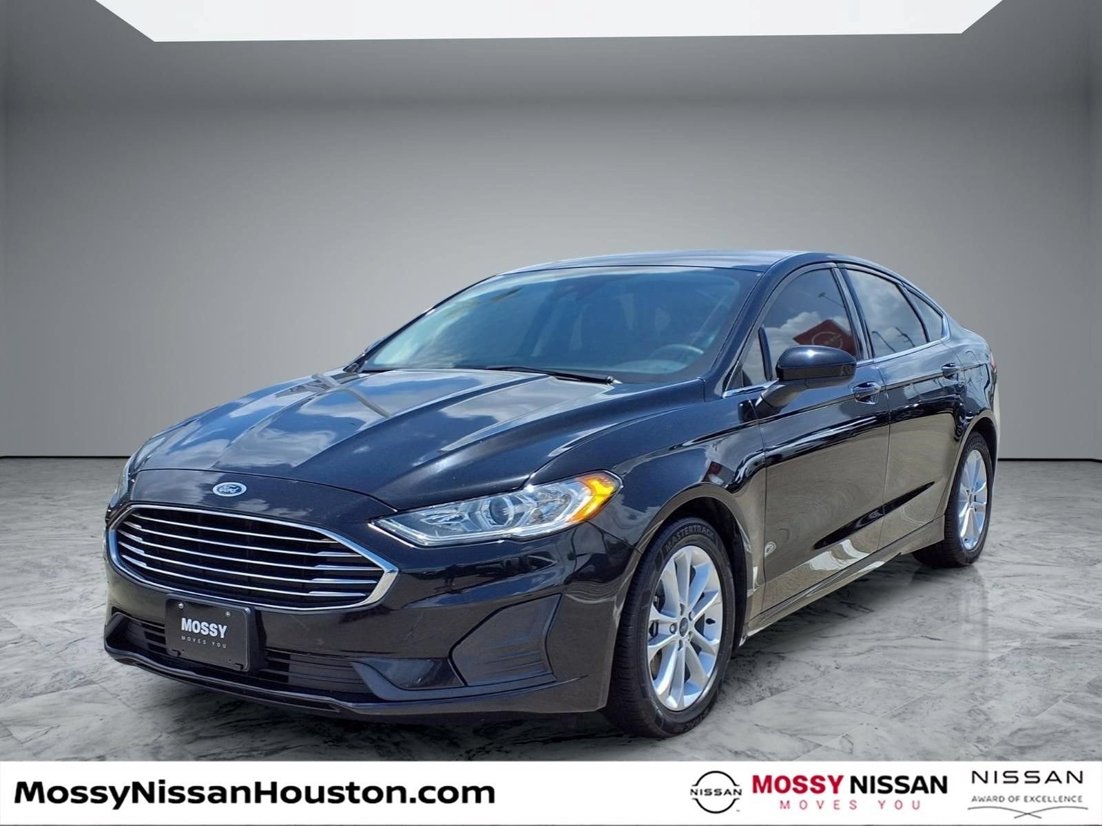 Used 2020 Ford Fusion SE FWD image 4