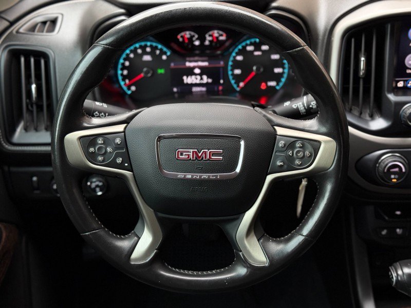 Used 2021 GMC Canyon Denali image 18