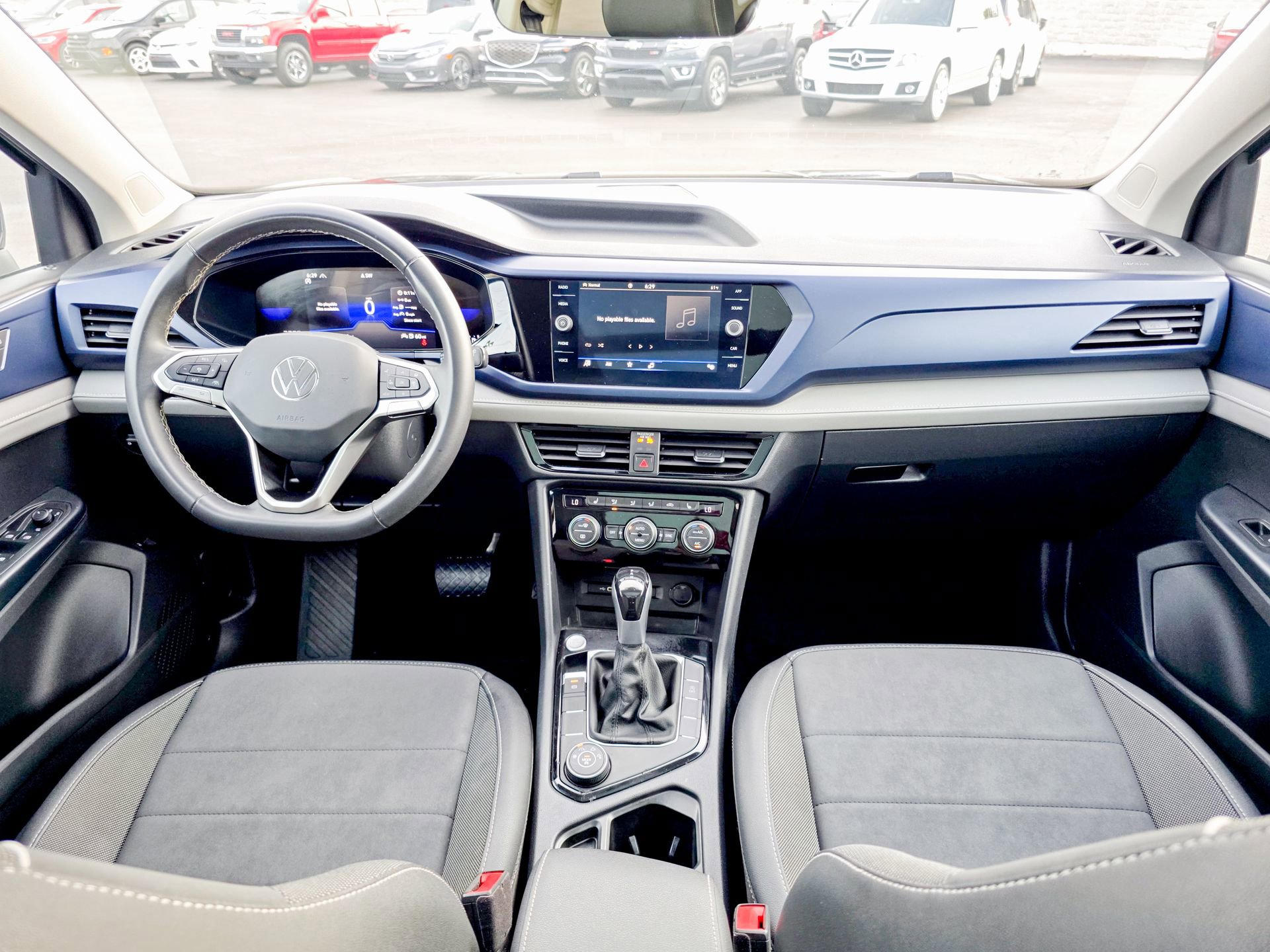 Used 2024 Volkswagen Taos SE w/ Panoramic Sunroof Package image 25