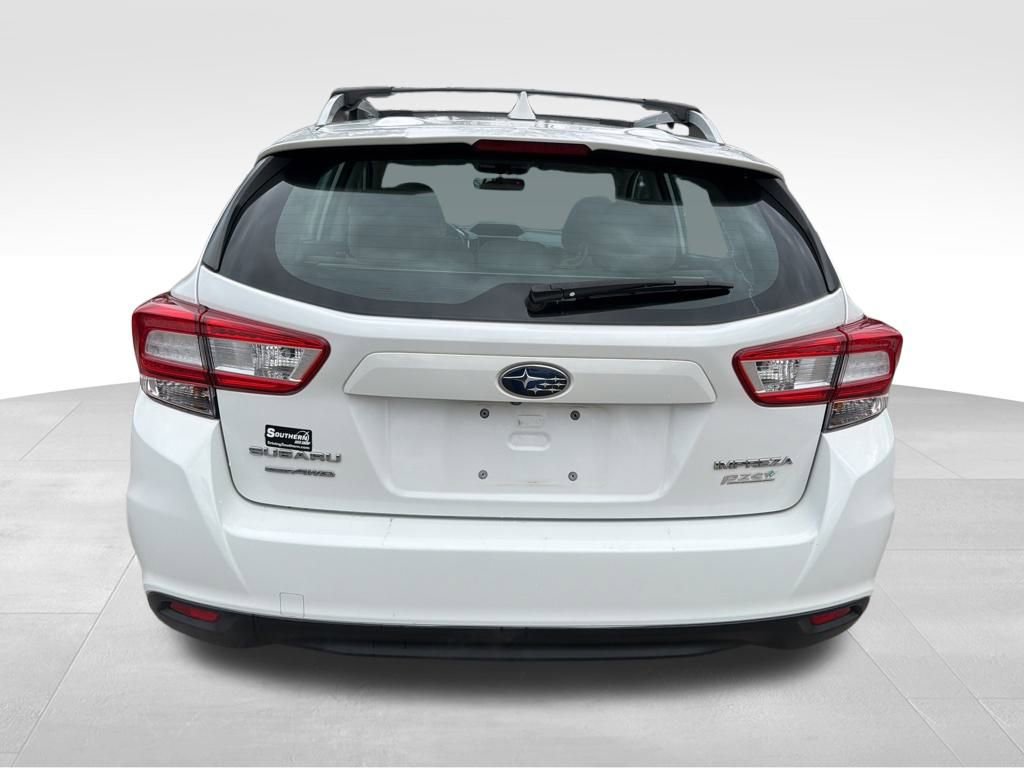 Used 2017 Subaru Impreza 2.0i Premium image 4