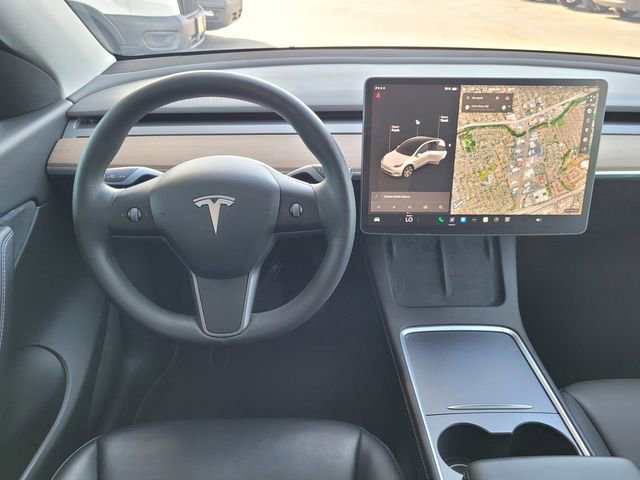 Used 2022 Tesla Model Y Long Range image 7