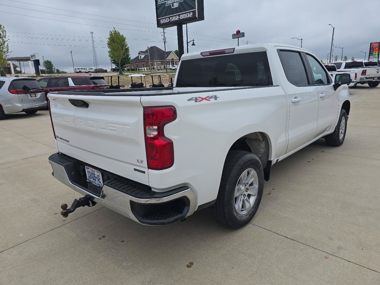 Used 2023 Chevrolet Silverado 1500 LT AWD/4WD image 5
