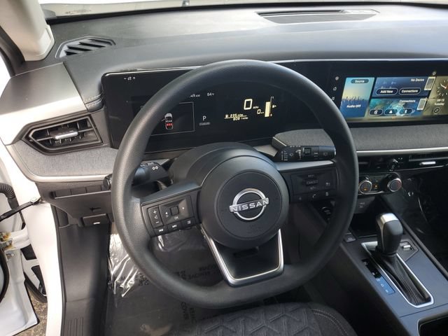 Used 2025 Nissan Kicks SV w/ SV Premium Package FWD image 14