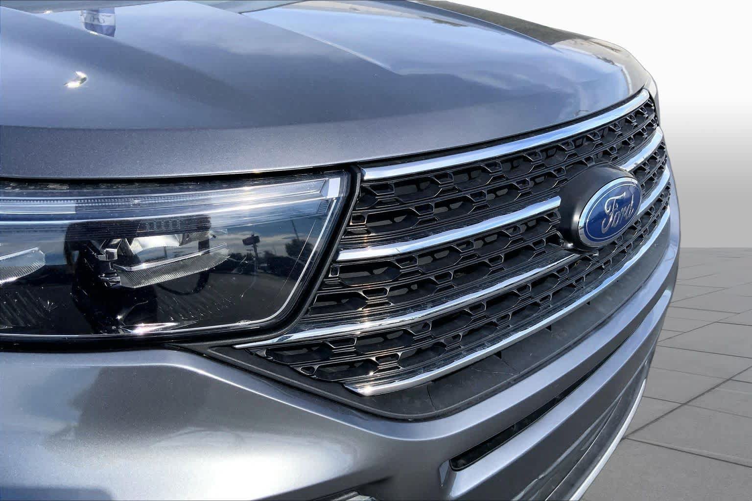 Used 2022 Ford Explorer XLT w/ Equipment Group 202A RWD image 29