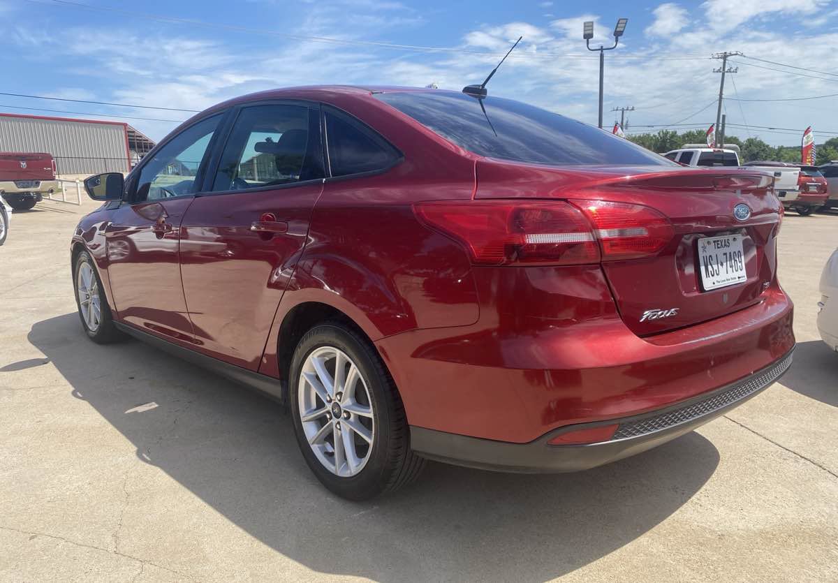 Used 2017 Ford Focus SE FWD image 8