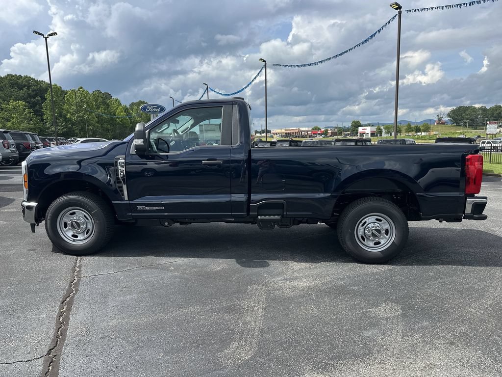 New 2025 Ford F350 XL w/ XL Driver Assist Package RWD image 5