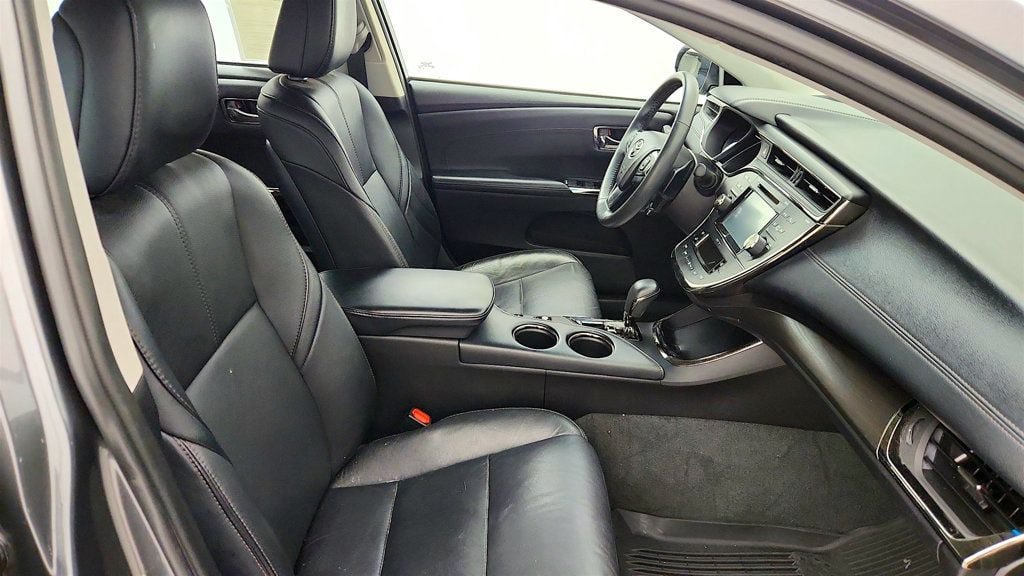 Used 2016 Toyota Avalon XLE Plus FWD image 22