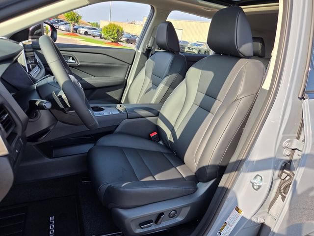 New 2026 Nissan Rogue Dark Armor FWD image 9