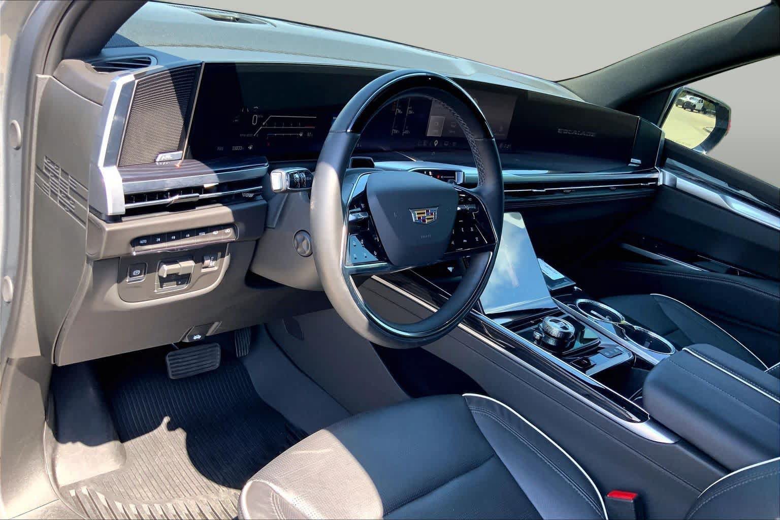 Used 2026 Cadillac Escalade Sport w/ Touring Package AWD/4WD image 18