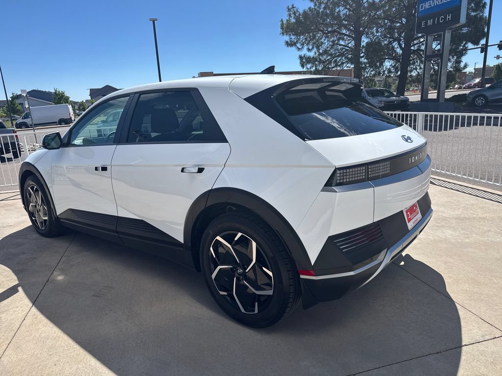 Used 2024 Hyundai Ioniq 5 SE AWD/4WD image 3