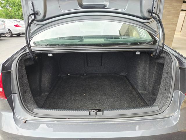 Used 2017 Volkswagen Jetta SE FWD image 9