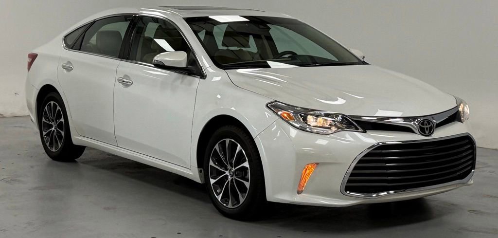 Used 2018 Toyota Avalon XLE Premium w/ All Weather Liner Package FWD image 6