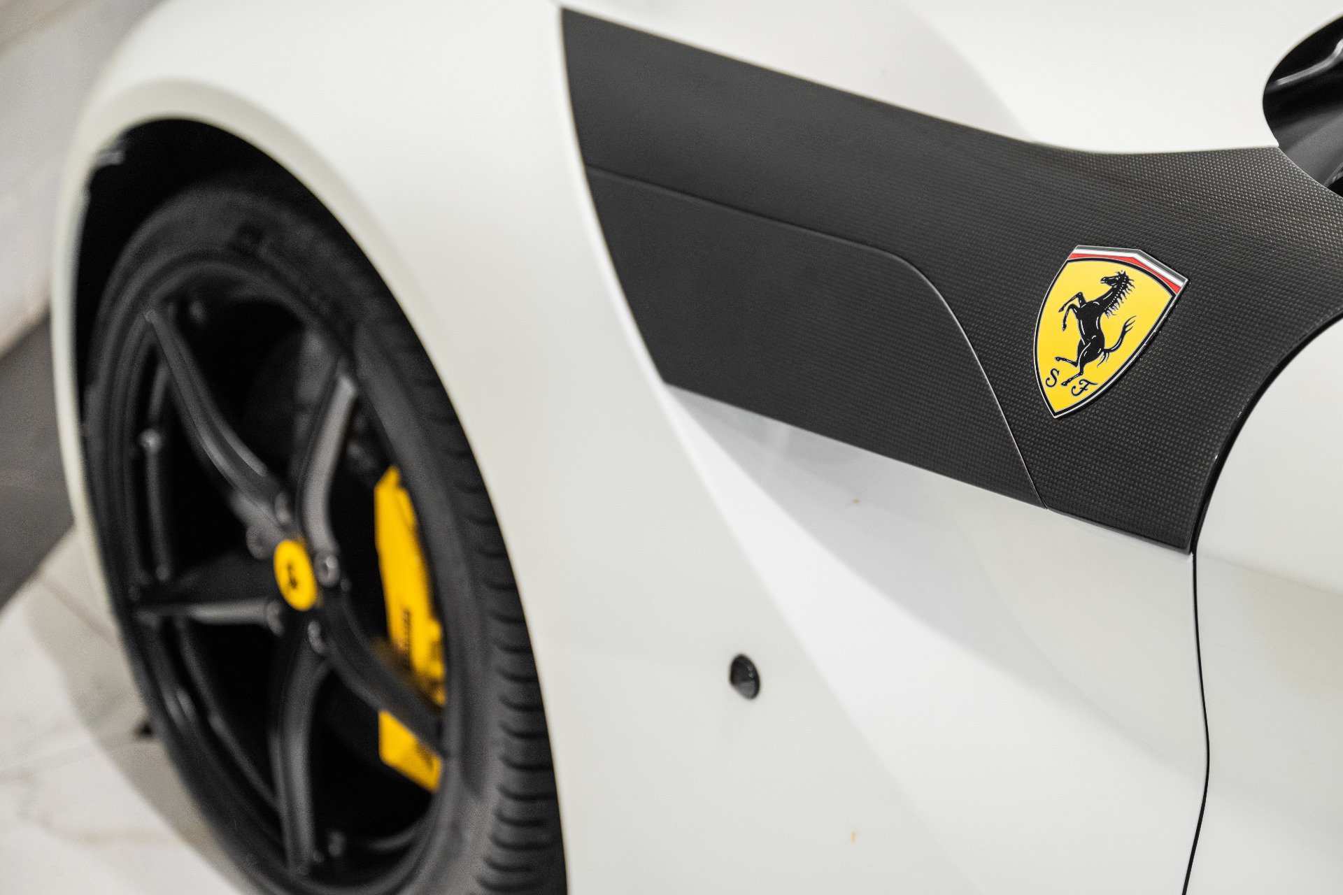 Used 2017 Ferrari F12 Berlinetta RWD image 11