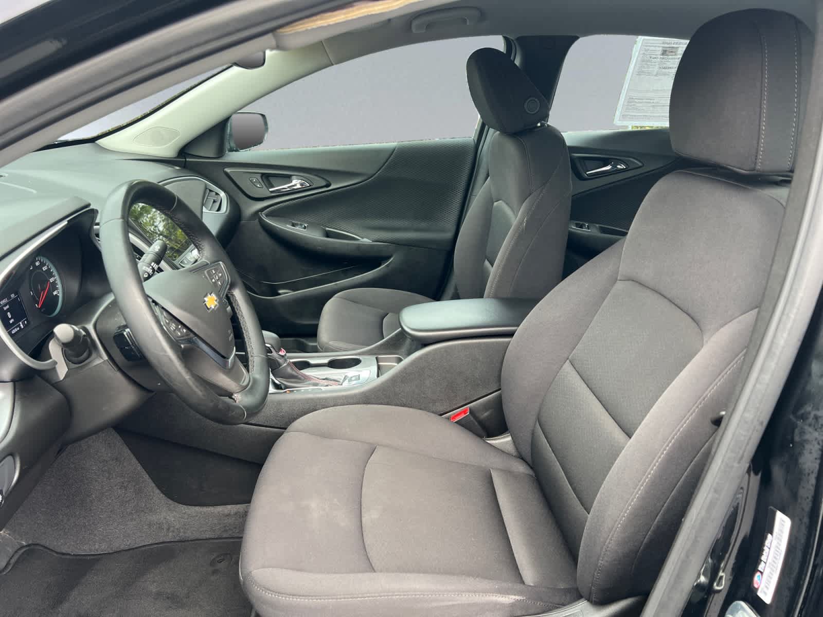 Used 2024 Chevrolet Malibu RS FWD image 11