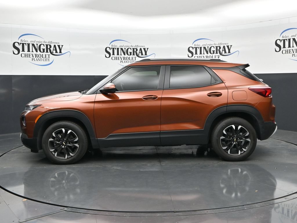 Used 2021 Chevrolet TrailBlazer LT w/ Sun and Liftgate Package FWD image 4