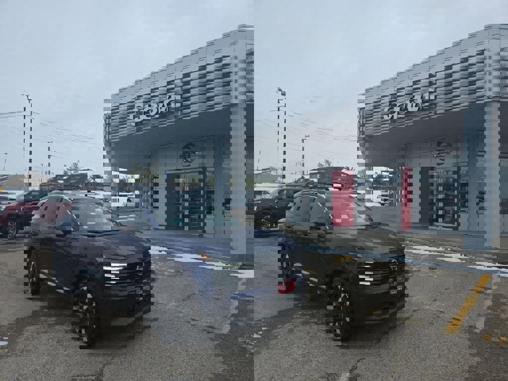 New 2026 Nissan Kicks SR w/ Cold Weather Package