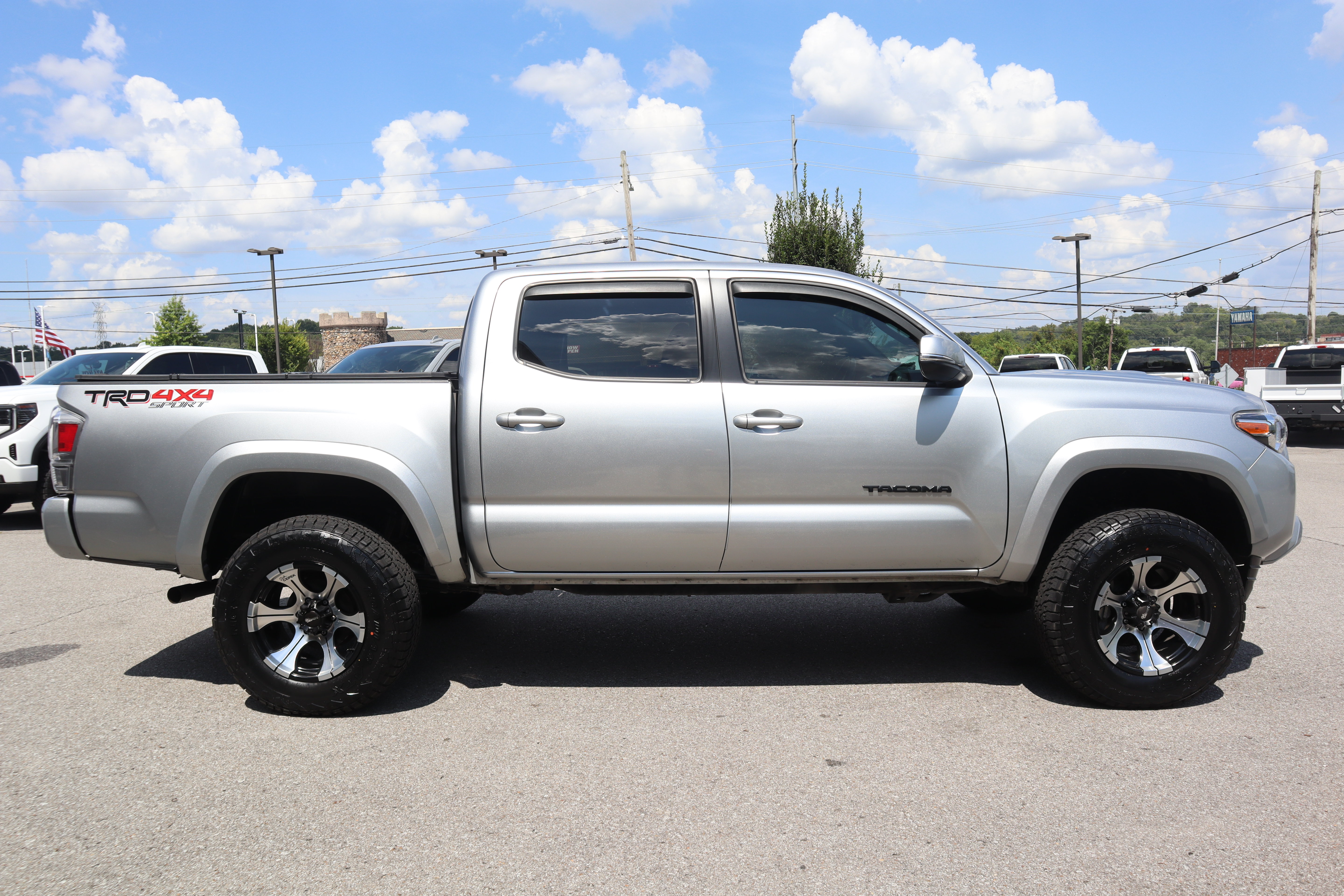 Used 2022 Toyota Tacoma TRD Sport AWD/4WD image 7