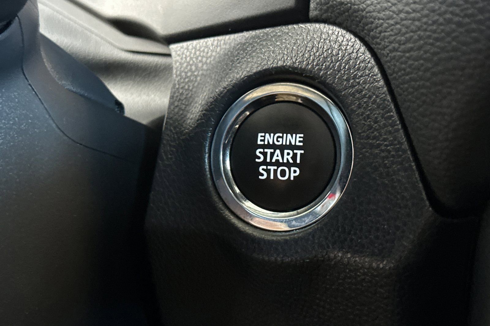 Used 2025 Toyota RAV4 XLE image 23