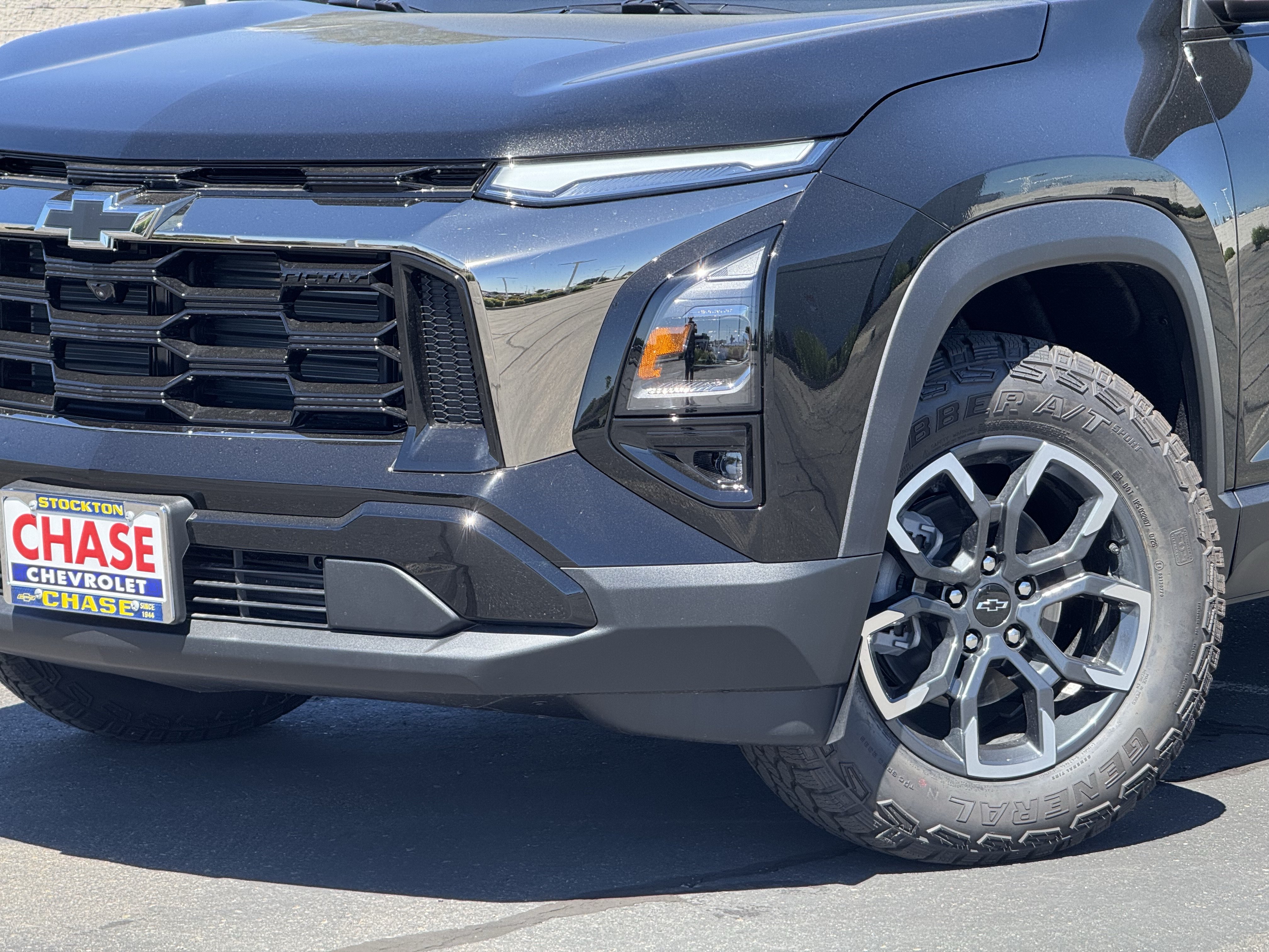 New 2026 Chevrolet Equinox ACTIV w/ Safety and Technology Package FWD image 3