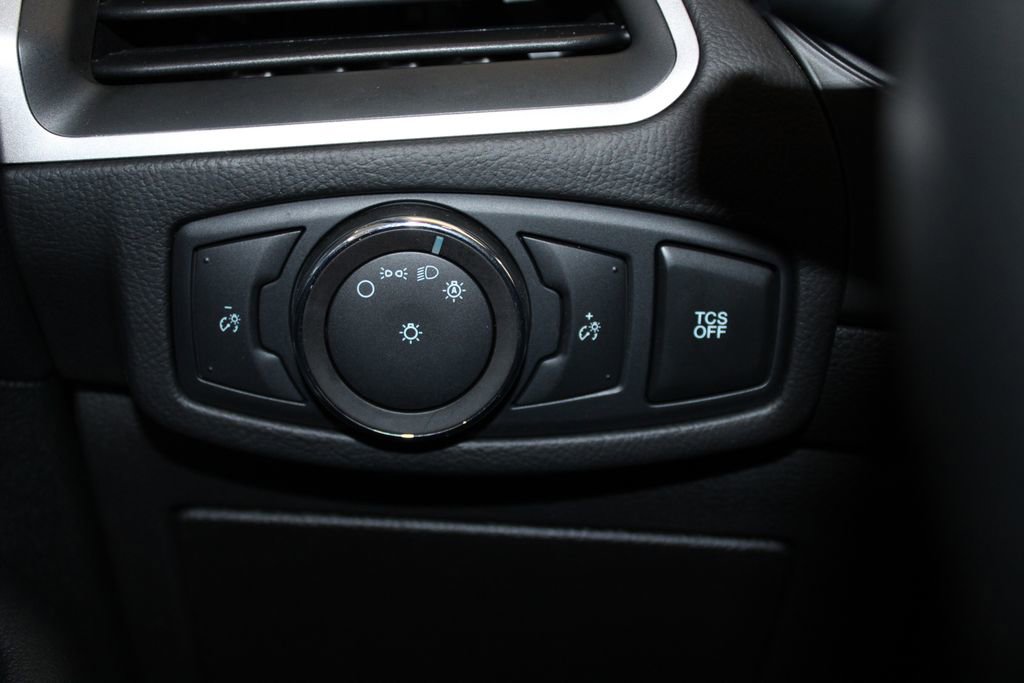 Used 2022 Ford Edge SE w/ Black Appearance Package image 38