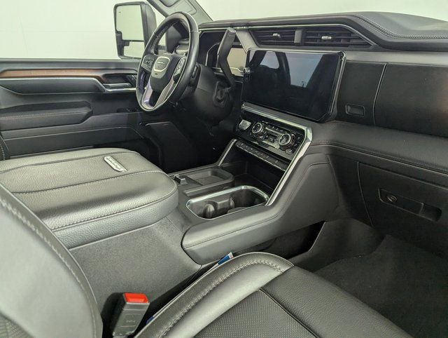Used 2024 GMC Sierra 3500 Denali w/ Denali Reserve Package AWD/4WD image 23