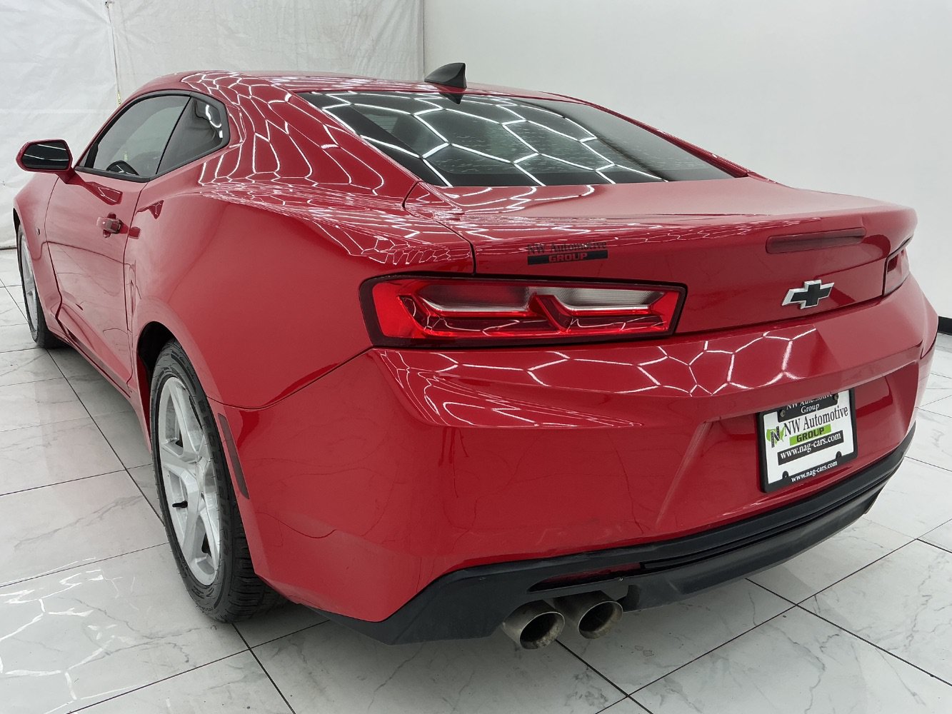 Used 2018 Chevrolet Camaro LT RWD image 9