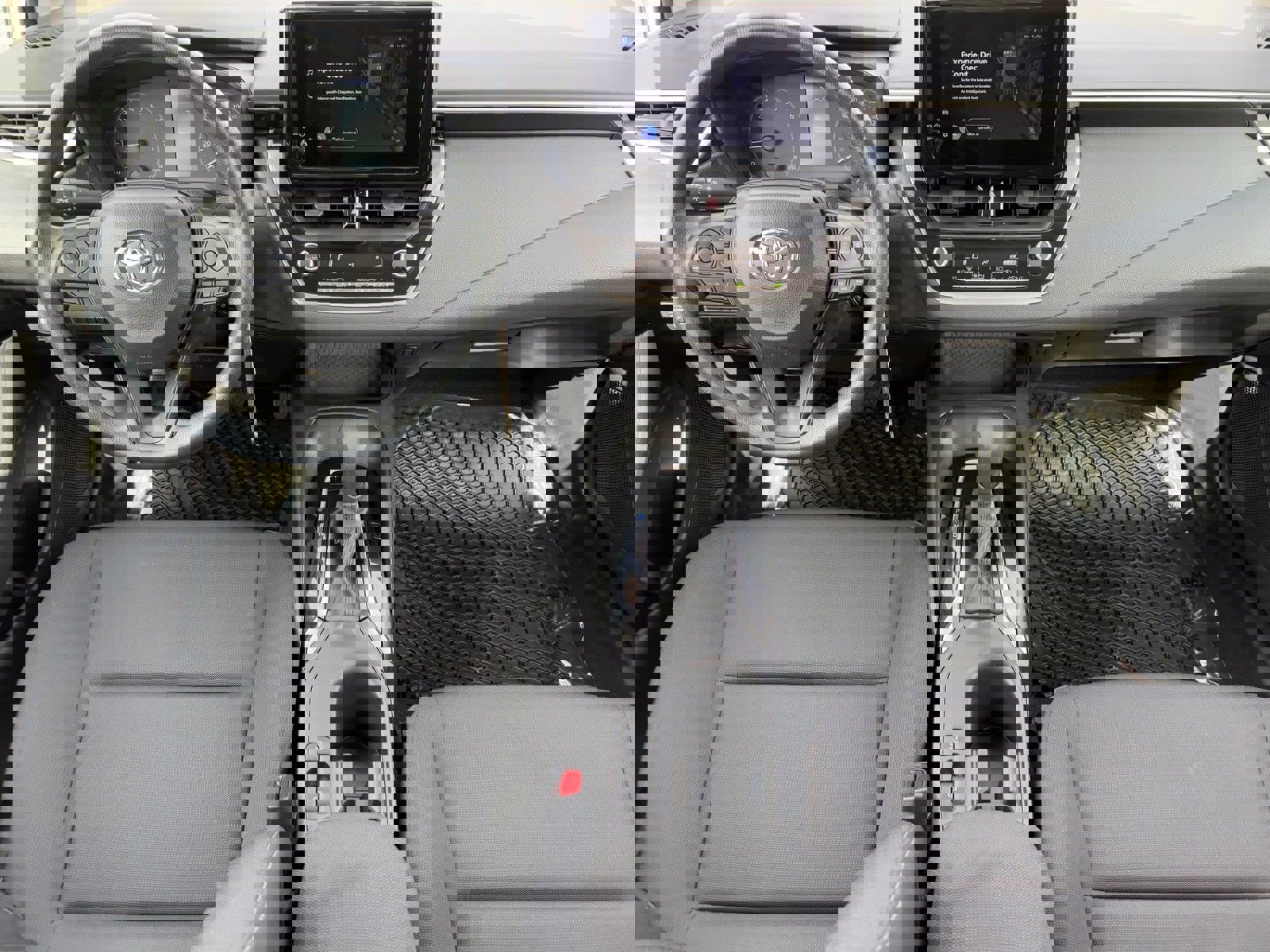 Used 2025 Toyota Corolla LE image 12