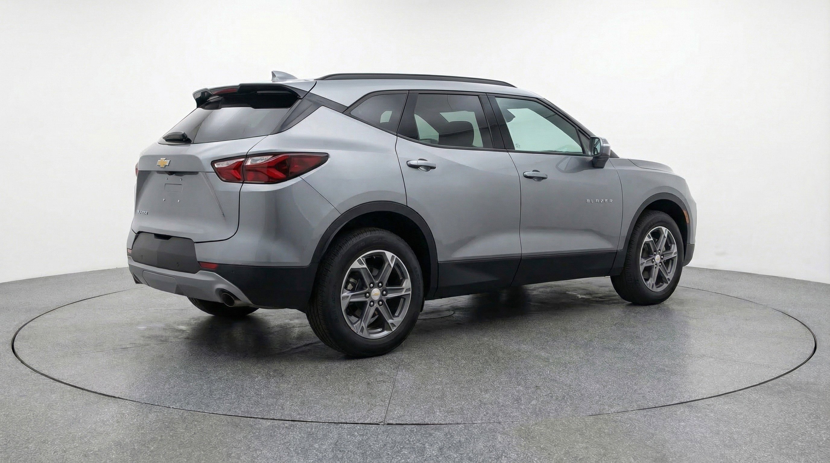 Used 2025 Chevrolet Blazer LT image 9